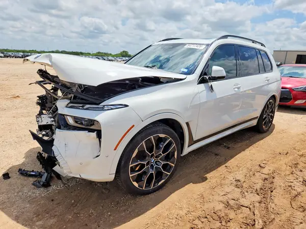 5UX23EM03T9218133 2026 BMW X7 - Image 1