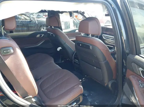 5UX23EM03T9360644 2026 BMW X7 - Image 8