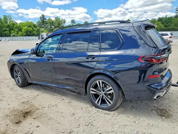 5UX23EM03T9378030 2026 BMW X7 - Image 2