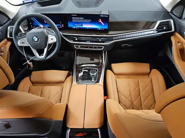 5UX23EM03T9401760 2026 BMW X7 - Image 8