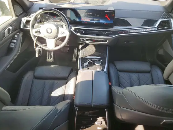 5UX23EM04P9N84656 2023 BMW X7 - Image 8