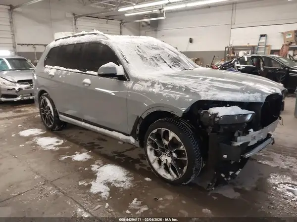 5UX23EM04P9P24981 2023 BMW X7 - Image 1