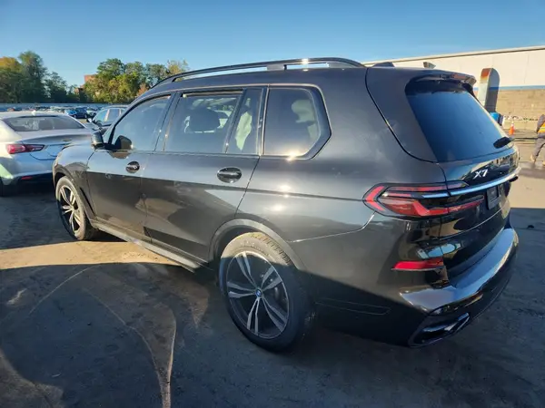 5UX23EM04P9P25905 2023 BMW X7 - Image 2