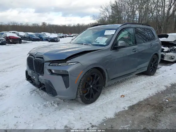 5UX23EM04P9R18295 2023 BMW X7 - Image 2