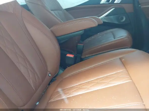 5UX23EM04P9R18295 2023 BMW X7 - Image 8