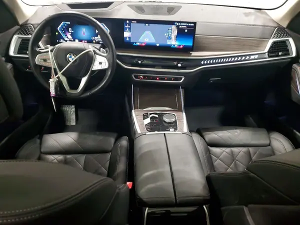5UX23EM04P9R54939 2023 BMW X7 - Image 8