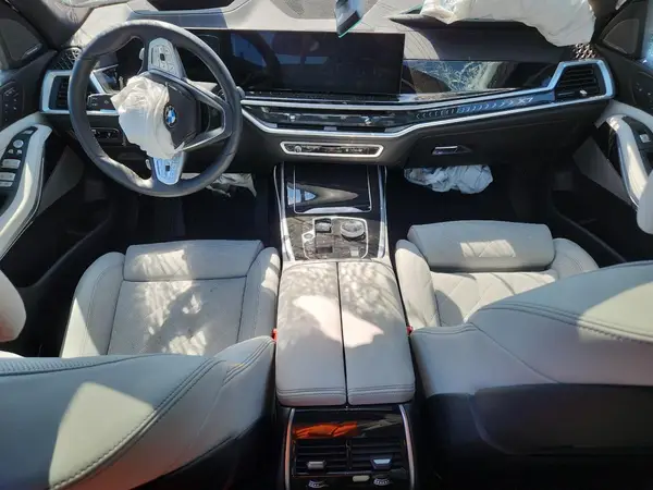 5UX23EM04P9R85107 2023 BMW X7 - Image 8