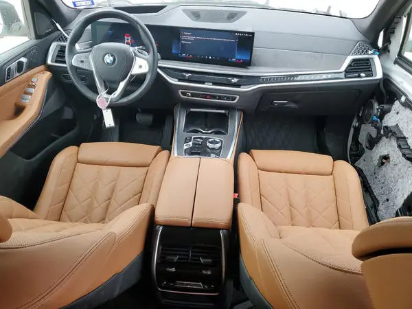 5UX23EM04R9S33099 2024 BMW X7 - Image 8