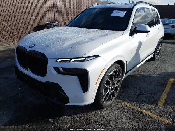 5UX23EM04R9S46158 2024 BMW X7 - Image 2