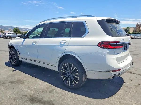 5UX23EM04R9T56076 2024 BMW X7 - Image 2