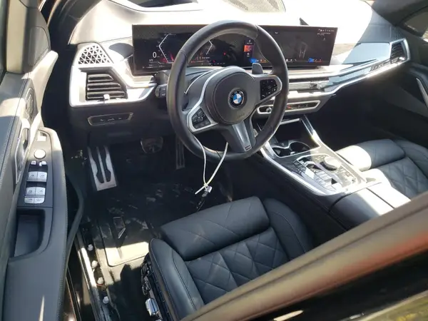 5UX23EM04R9U23808 2024 BMW X7 - Image 8