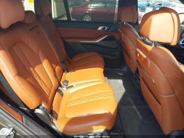 5UX23EM04R9U34971 2024 BMW X7 - Image 8
