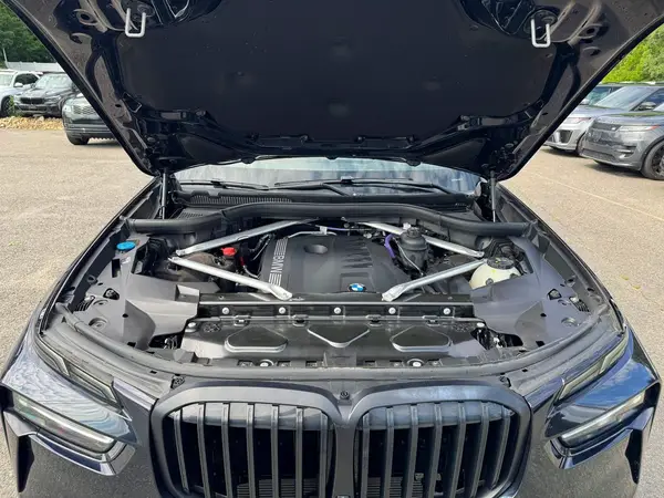 5UX23EM04R9U41824 2024 BMW X7 - Image 8