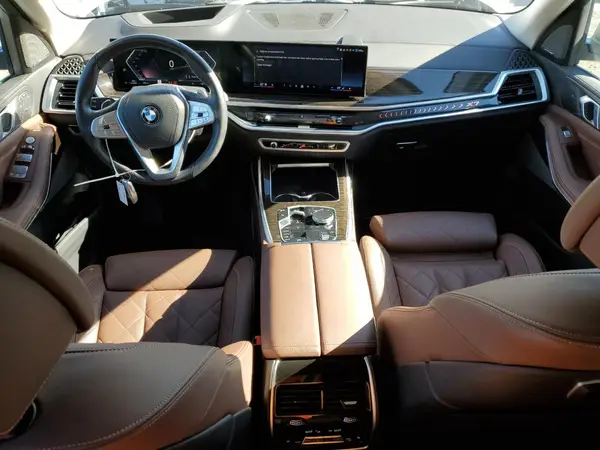 5UX23EM04R9U60129 2024 BMW X7 - Image 8