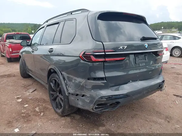 5UX23EM04R9U87010 2024 BMW X7 - Image 2