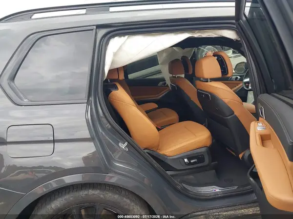 5UX23EM04R9U87010 2024 BMW X7 - Image 7