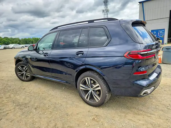 5UX23EM04R9V25108 2024 BMW X7 - Image 2