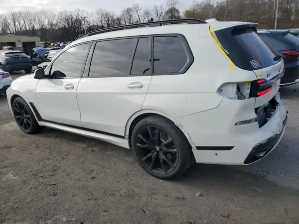5UX23EM04R9V43155 2024 BMW X7 - Image 2