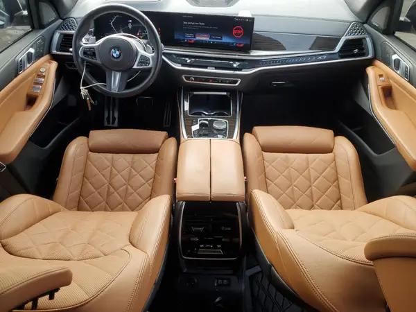 5UX23EM04R9V43155 2024 BMW X7 - Image 8