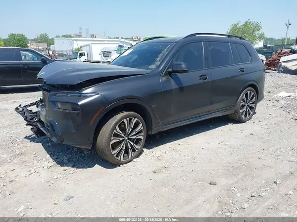 5UX23EM04R9V48453 2024 BMW X7 - Image 2