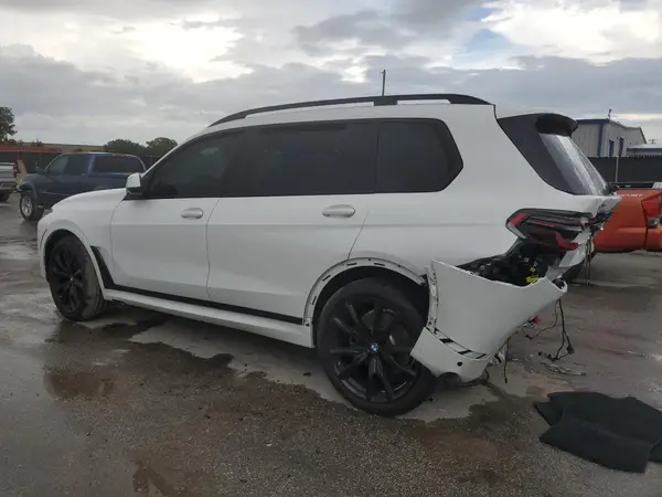 5UX23EM04R9W11289 2024 BMW X7 - Image 2