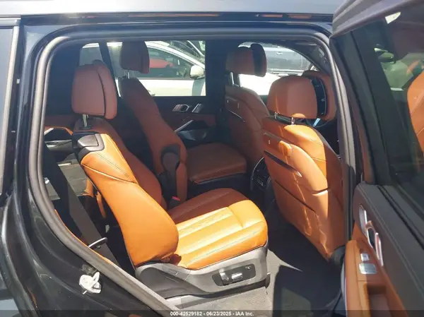 5UX23EM04S9X21636 2025 BMW X7 - Image 8