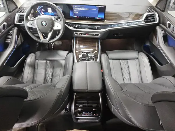 5UX23EM04S9X95526 2025 BMW X7 - Image 8