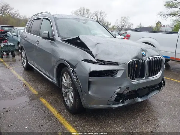 5UX23EM04S9Y18934 2025 BMW X7 - Image 1