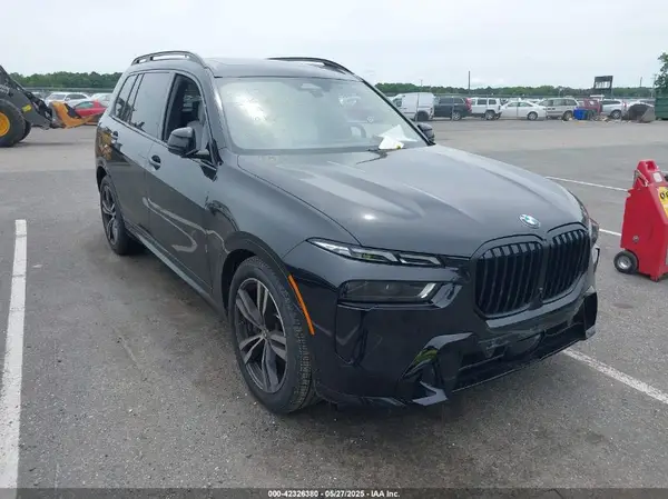 5UX23EM04S9Y31084 2025 BMW X7 - Image 1
