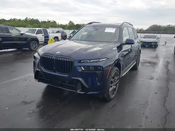 5UX23EM04S9Y31814 2025 BMW X7 - Image 2