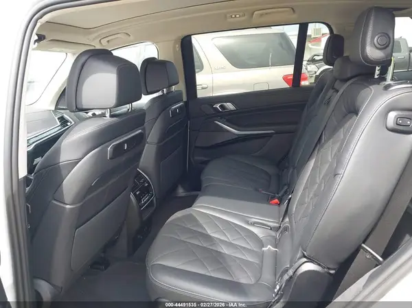 5UX23EM04S9Z48941 2025 BMW X7 - Image 8
