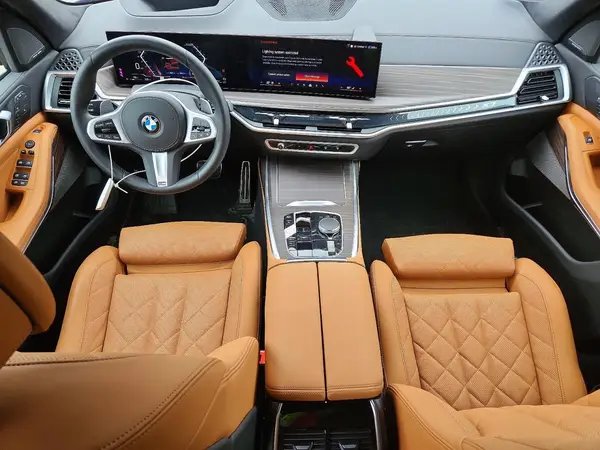 5UX23EM04T9036909 2026 BMW X7 - Image 8