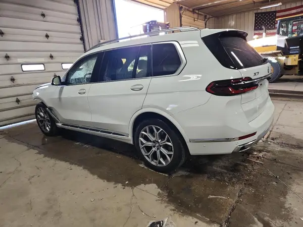 5UX23EM04T9075466 2026 BMW X7 - Image 2