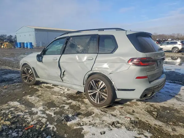 5UX23EM04T9202653 2026 BMW X7 - Image 2