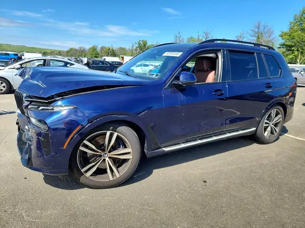 5UX23EM04T9323456 2026 BMW X7 - Image 1