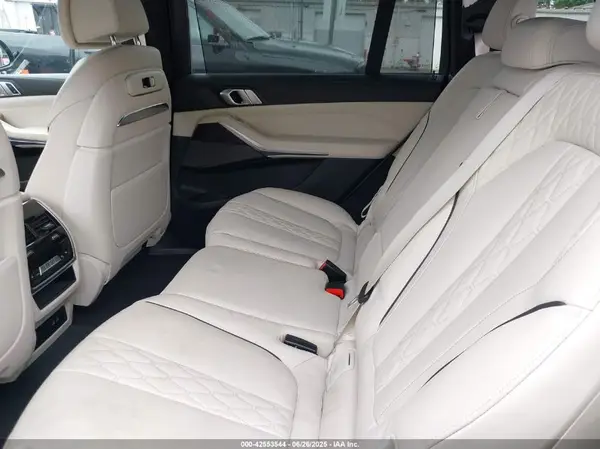 5UX23EM05P9P42941 2023 BMW X7 - Image 8
