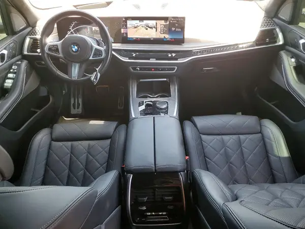 5UX23EM05P9P84249 2023 BMW X7 - Image 8