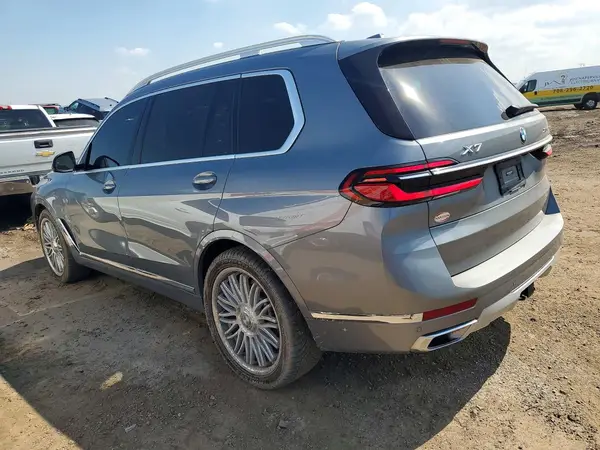 5UX23EM05P9P92075 2023 BMW X7 - Image 2