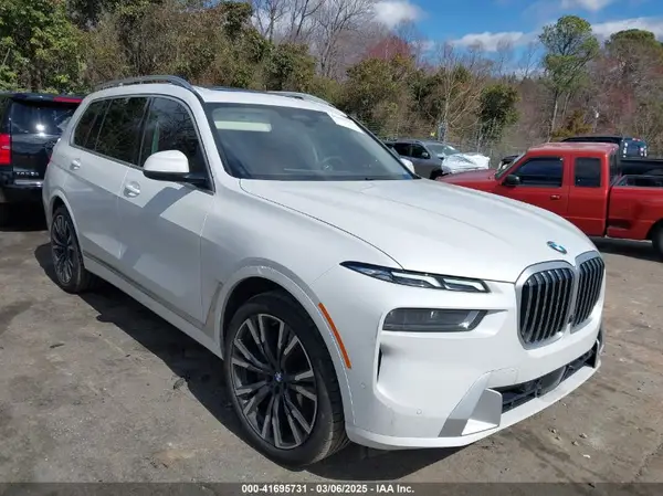 5UX23EM05P9R02428 2023 BMW X7 - Image 1