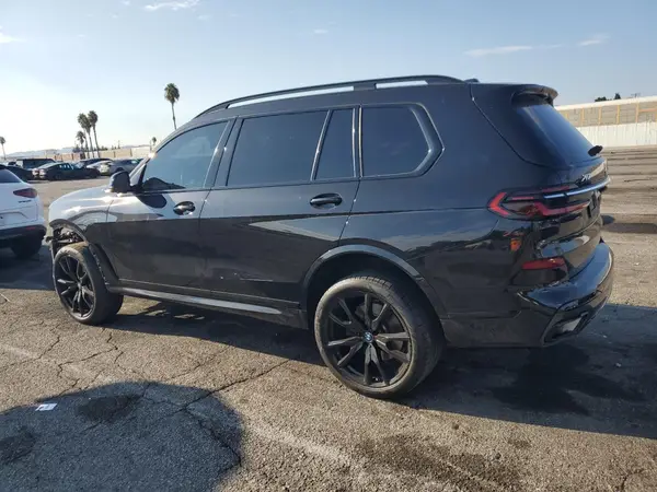 5UX23EM05P9R34957 2023 BMW X7 - Image 2