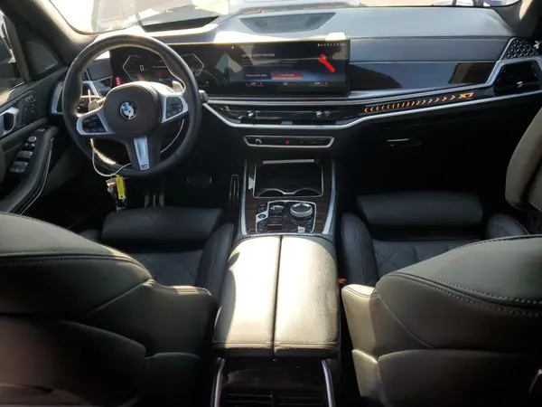 5UX23EM05P9R34957 2023 BMW X7 - Image 8