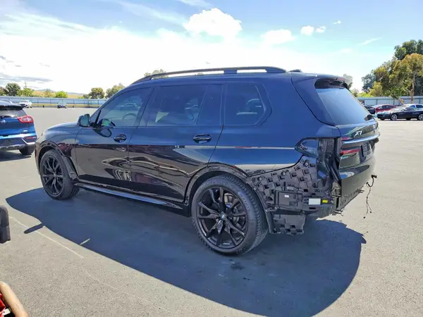 5UX23EM05P9R37325 2023 BMW X7 - Image 2