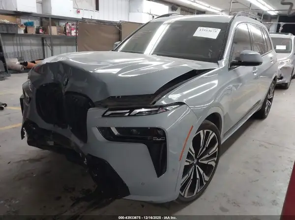 5UX23EM05P9R58577 2023 BMW X7 - Image 2