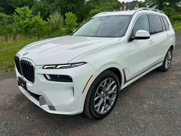 5UX23EM05P9R82524 2023 BMW X7 - Image 1