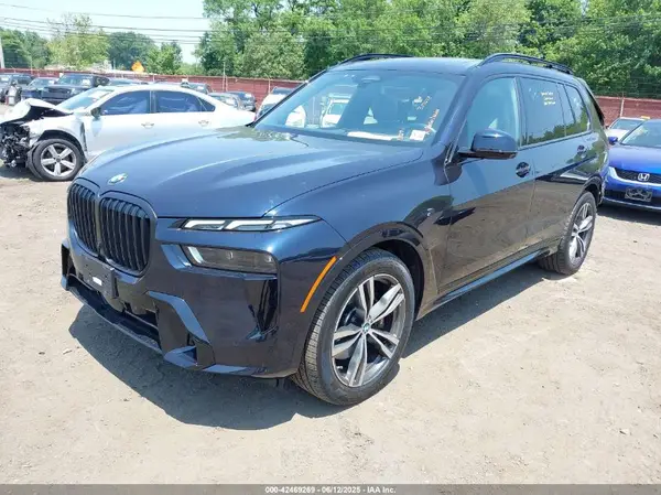 5UX23EM05R9S10608 2024 BMW X7 - Image 2