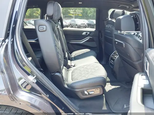 5UX23EM05R9S10608 2024 BMW X7 - Image 8