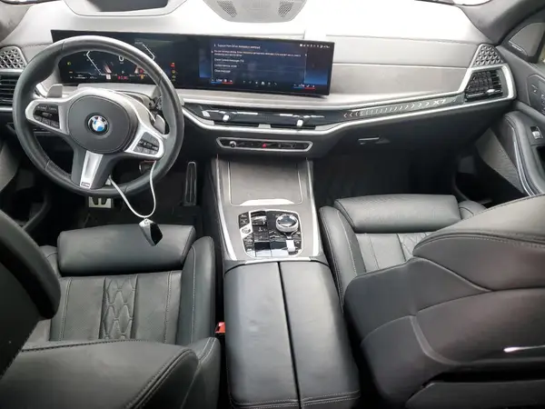 5UX23EM05R9S68119 2024 BMW X7 - Image 8