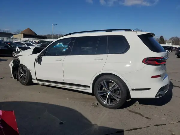 5UX23EM05R9S88273 2024 BMW X7 - Image 2