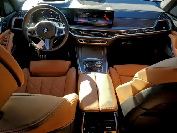 5UX23EM05R9U65971 2024 BMW X7 - Image 8