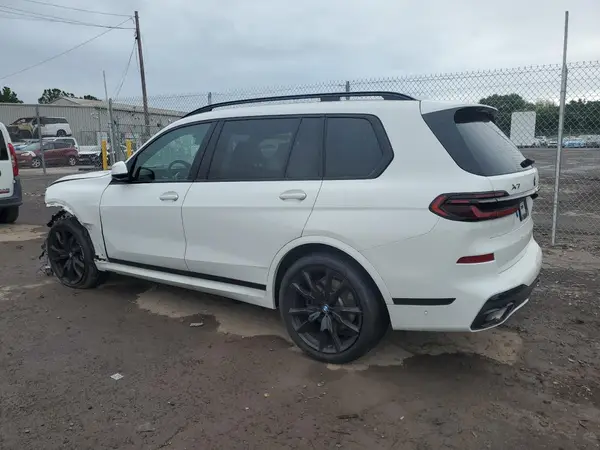 5UX23EM05R9V01108 2024 BMW X7 - Image 2